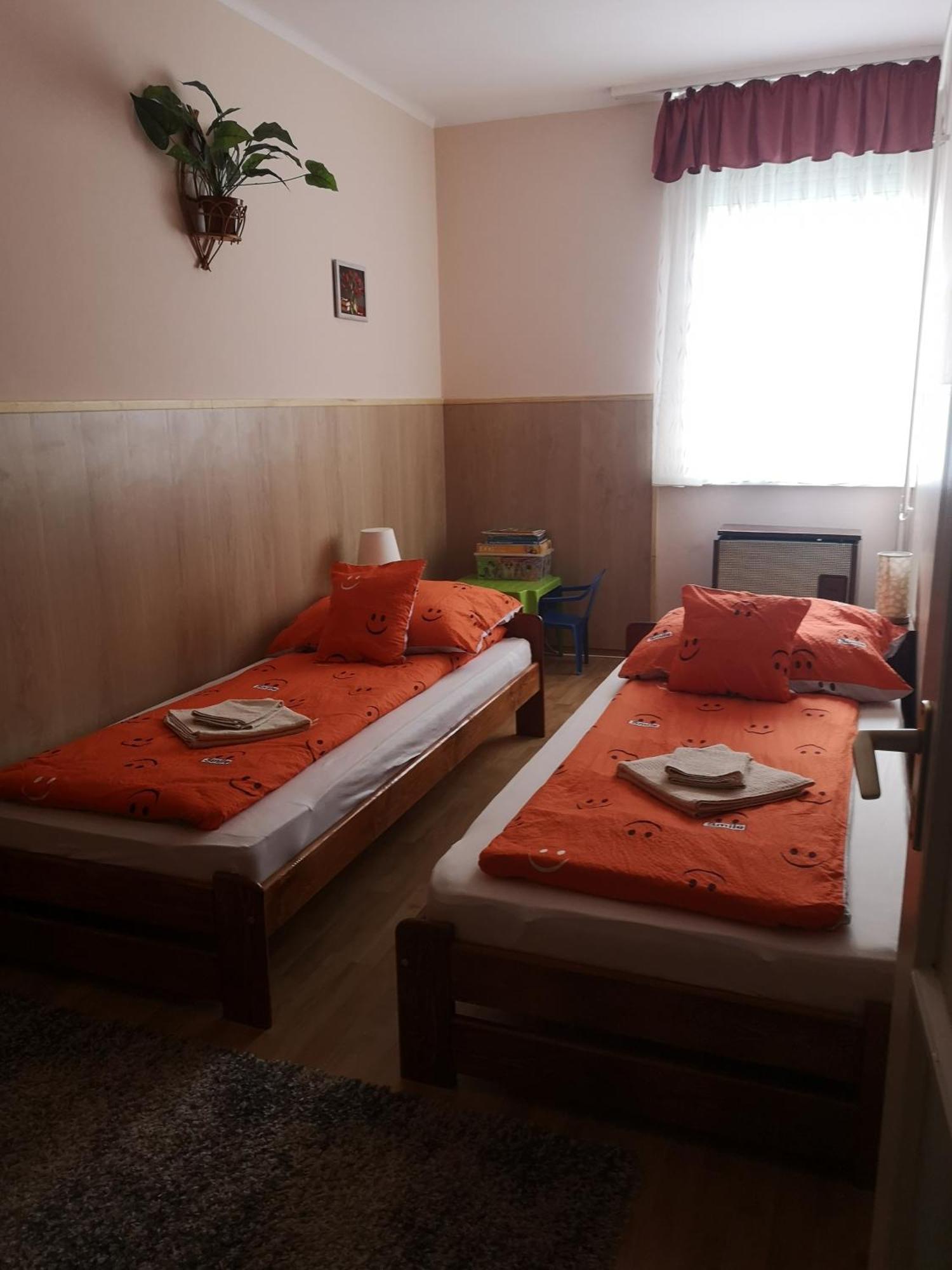 Natasa Apartman Oroshaza Luaran gambar
